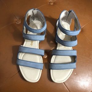 Sandal